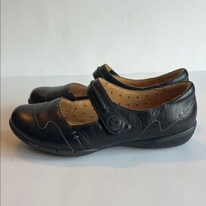 Clarks Black Leather Upper Mary Jane Loafers with Strap Velcro Closure Sz 6-1/2W